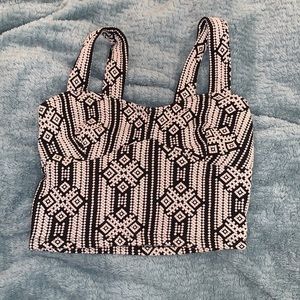 Black and white patterned crop top size S